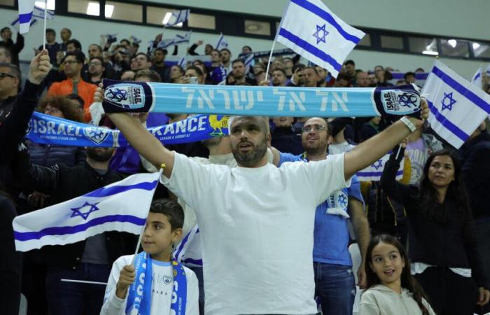 France-Israel: between 100 and 150 Israeli supporters in the Stade de France parking lot