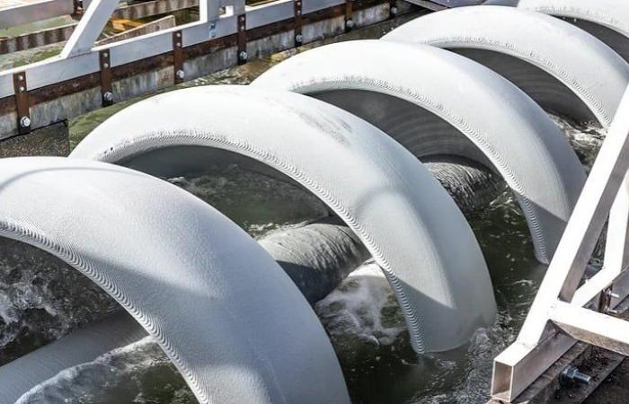 Unique screw-shaped tidal power generator soon to be deployed in the real world