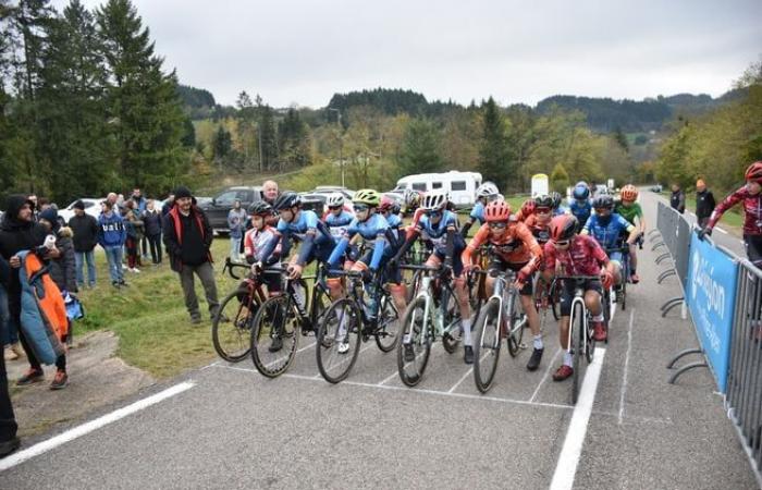 The Belmont-de-la-Loire cyclo-cross still attracts so many people