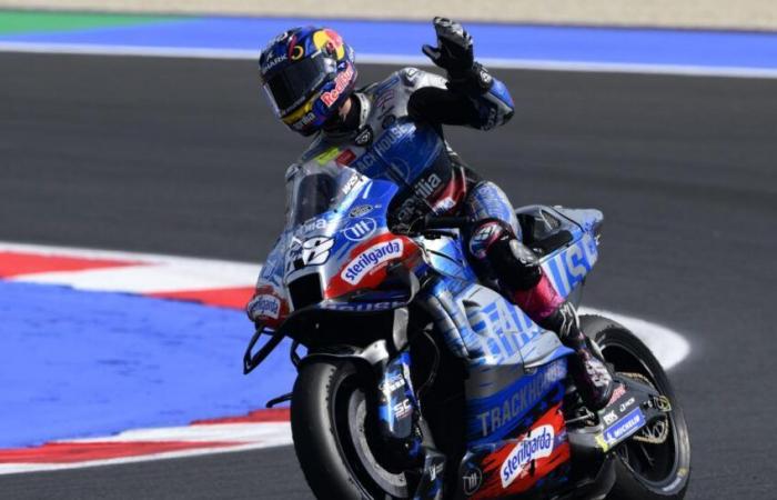 A MotoGP rider returns for the last GP of the season