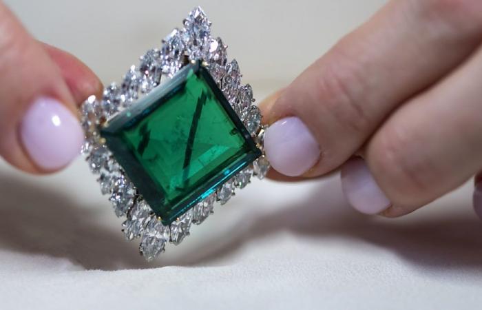 Sales record for “the Aga Khan emerald” at Christie’s