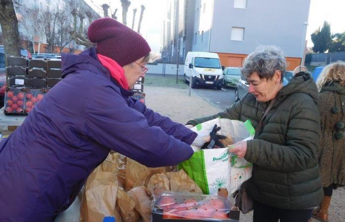 Sale of oranges at €1 per kilo to denounce the high prices of food products