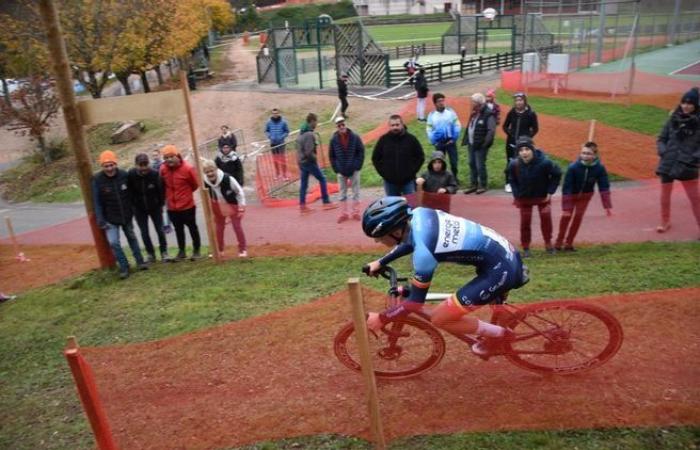 The Belmont-de-la-Loire cyclo-cross still attracts so many people