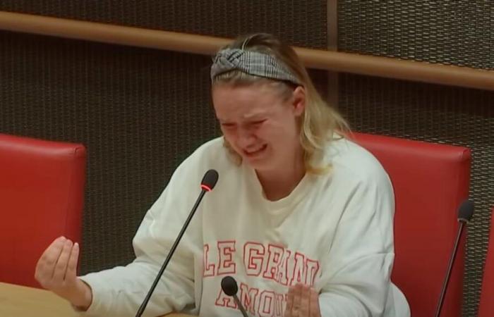 Sara Forestier bursts into tears while talking about her withdrawal from the cinema industry