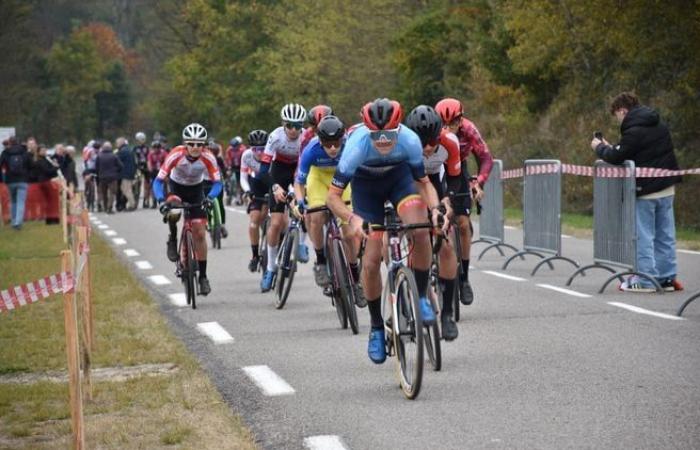 The Belmont-de-la-Loire cyclo-cross still attracts so many people