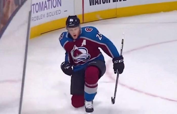 Nathan MacKinnon, the first to 30 points this season