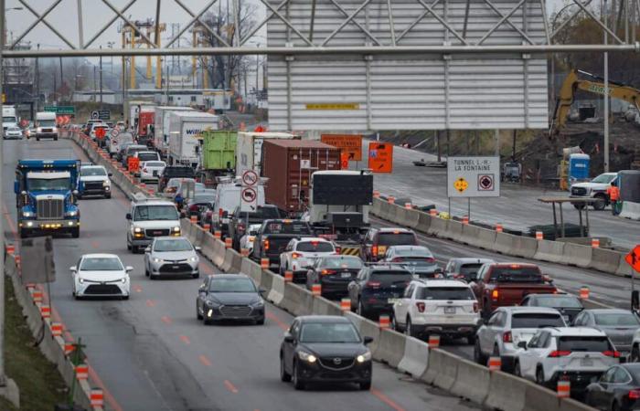 The Louis-Hippolyte-La Fontaine tunnel closed towards Montreal for the weekend