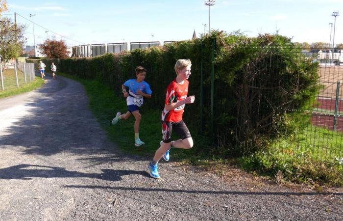 Some nice battles this November 11 during a cross-country race in Dordogne