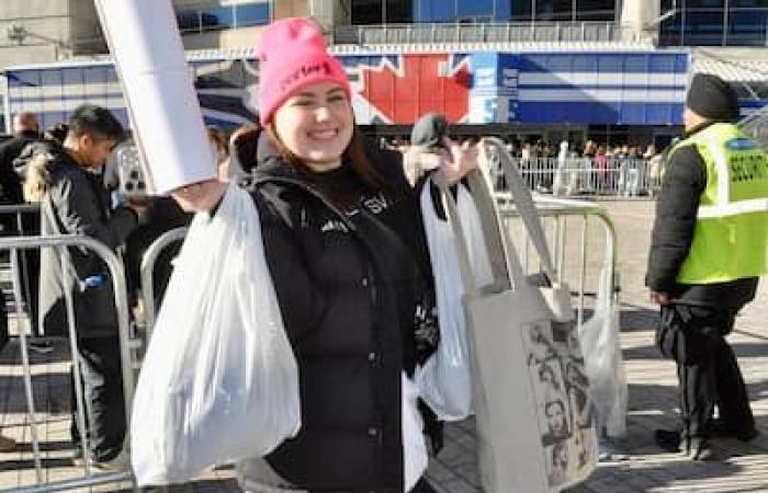 “Le Journal” in Toronto: loving Taylor Swift is priceless