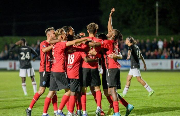 French Cup. Which clubs could achieve the feat in the 7th round?