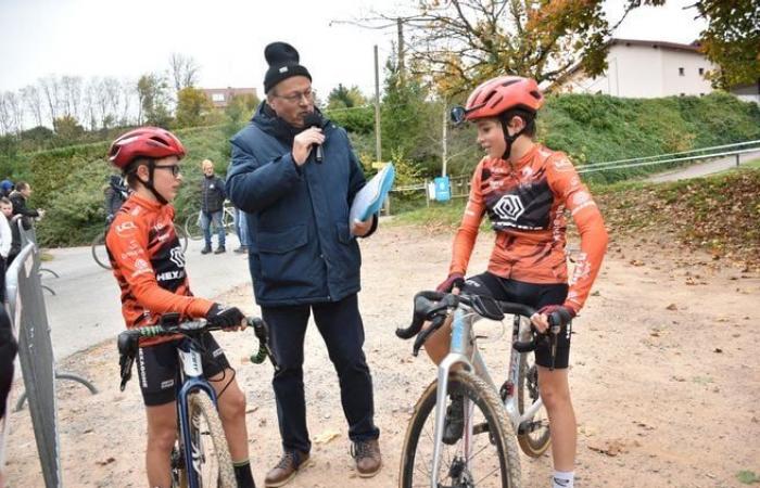 The Belmont-de-la-Loire cyclo-cross still attracts so many people