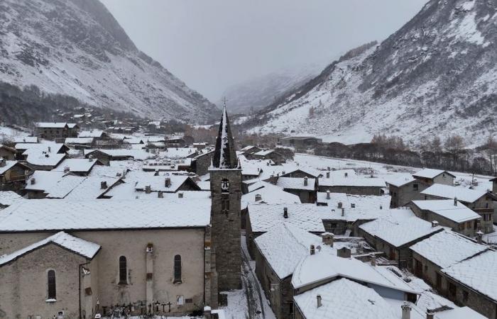 the ski resorts of the Alps have regained their white coat