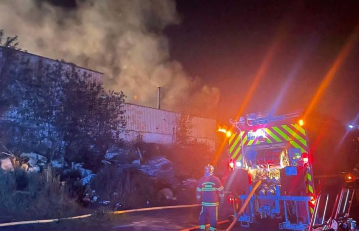 PHOTOS & VIDEO. Hazebrouck: a fire breaks out in the former slaughterhouses, three individuals taken into police custody