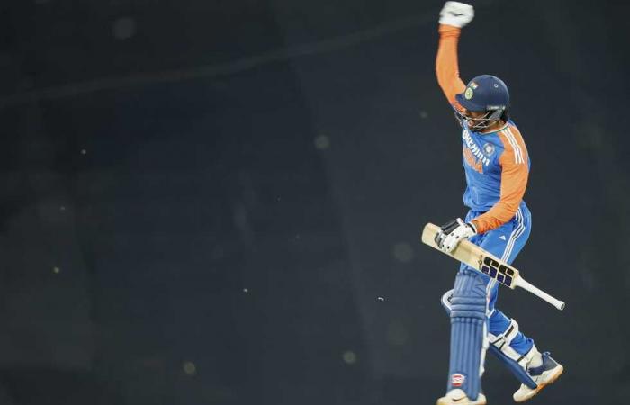 Va-va-voom Varma powers India to unbeatable series lead