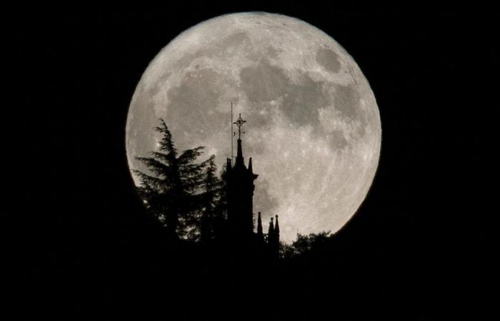 Prepare for the last supermoon of the year this Friday