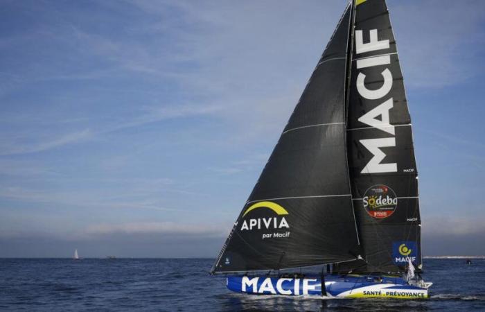 Charlie Dalin (Macif) takes the lead again in Madeira just ahead of Yoann Richomme (Paprec Arkéa)