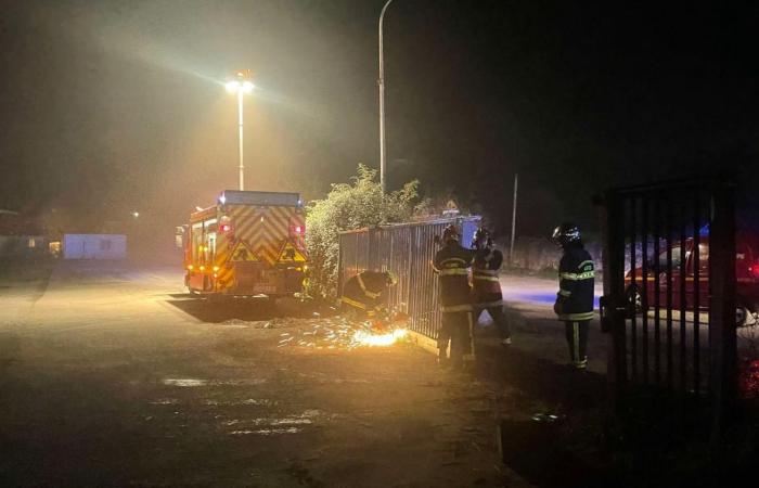 PHOTOS & VIDEO. Hazebrouck: a fire breaks out in the former slaughterhouses, three individuals taken into police custody