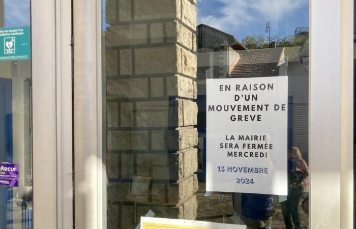 MOLIÈRES-SUR-CÈZE Municipal workers walk out one day a week