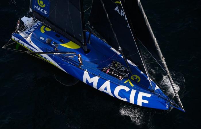 Vendée Globe 2024. Yoann Richomme takes the lead, Charlie Dalin in second position