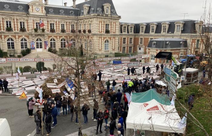 150 farmers mobilized in front of the Haute-Marne prefecture, discussions are underway