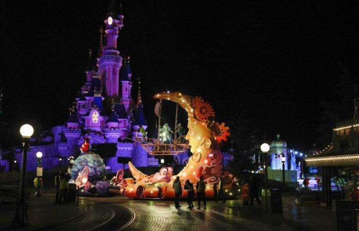 Disneyland Paris charges for the best places for the parade