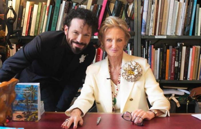 Princess Anne of Bourbon-Siciles presents her book among the flowers by Bernard Depoorter