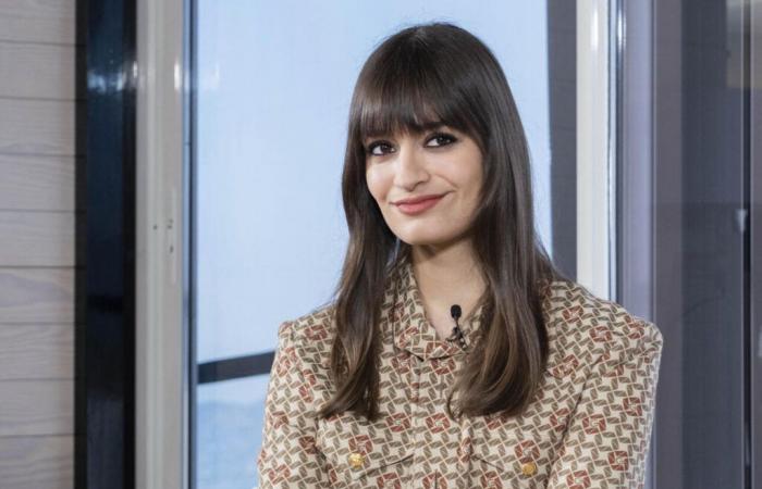 Evoking her partner, Clara Luciani makes a barely veiled attack on a journalist