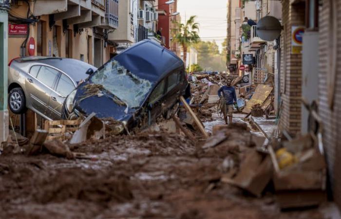 thousands of people evacuated in Malaga