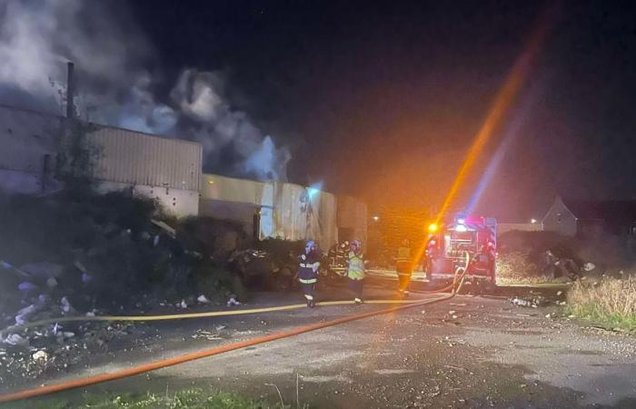 PHOTOS & VIDEO. Hazebrouck: a fire breaks out in the former slaughterhouses, three individuals taken into police custody