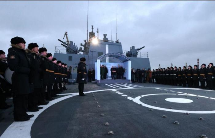 Russian frigates cross La Manche