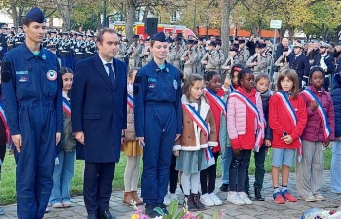 Sébastien Lecornu, Minister of the Armed Forces, visiting this town in Eure