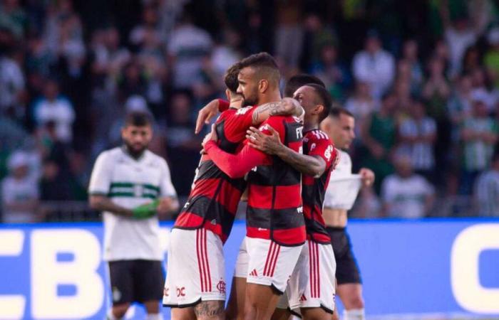 Did you know about this? Flamengo only lost once with three defenders in the season