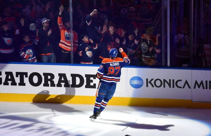 Magical evening for McDavid, who is only one point away from the 1000 mark