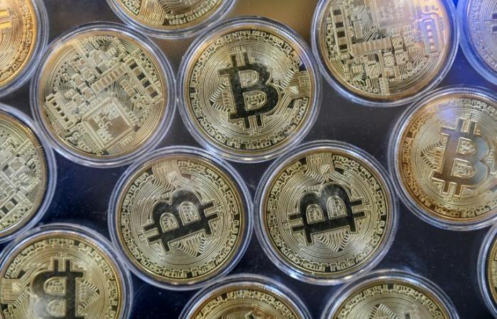 Mystery, scandals and speculation: bitcoin, cryptocurrency of all records