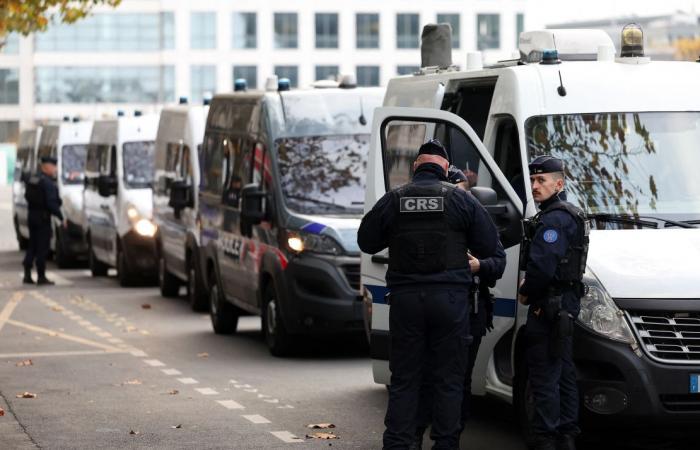 Fans scuffle despite heavy security presence at France-Israel soccer match