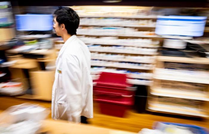 Expansion of clinical activities | Pharmacist owners want to be paid more