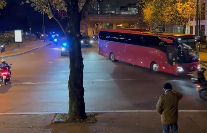 the impressive police escort for the arrival of the Israeli bus at the Stade de France