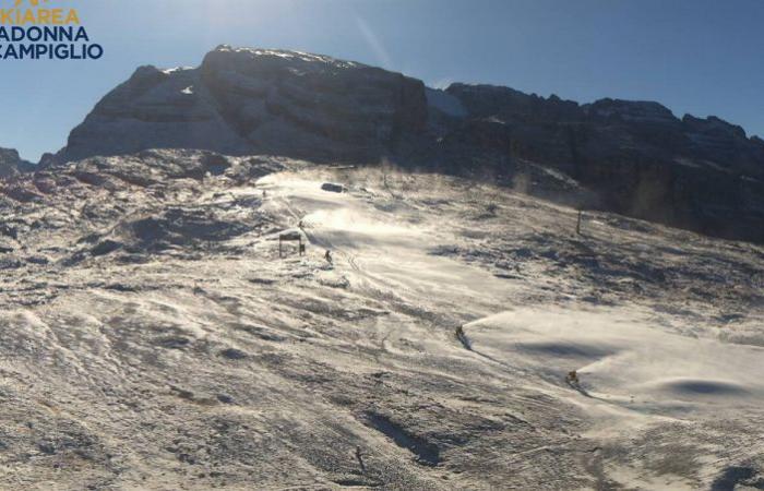 Snowfall in the Dolomites, announcement of winter