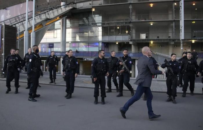 The France-Israel football match placed under high security and political surveillance