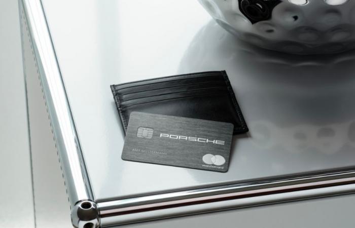 Porsche presents its new stainless steel credit card in Switzerland