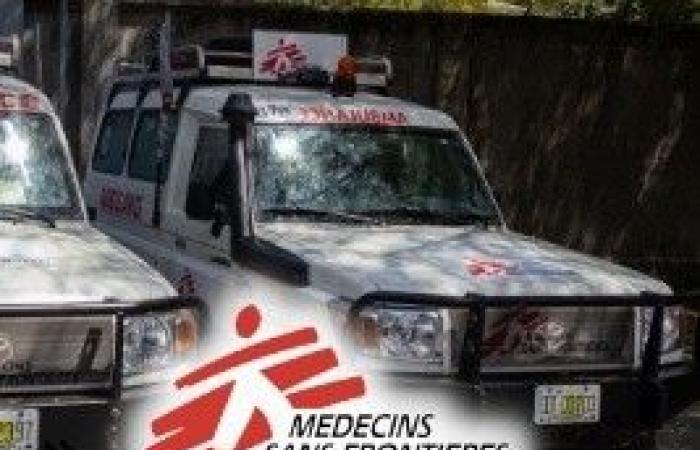 Haiti – FLASH: Police officers and a group of citizens stop an ambulance and execute several patients