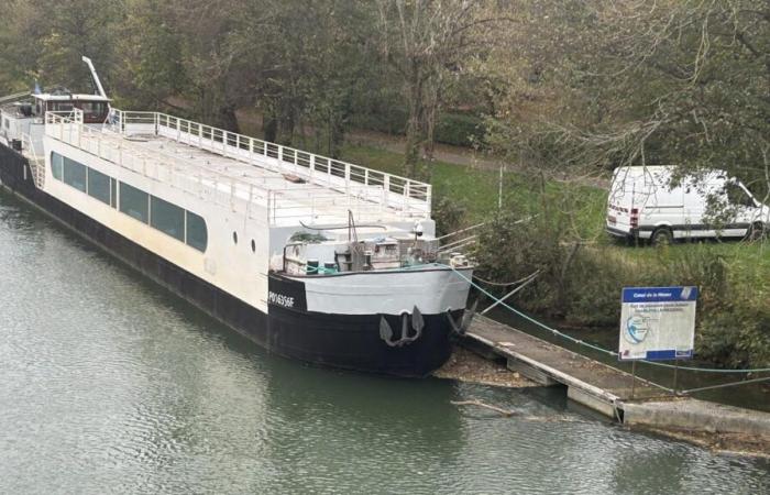 A restaurant boat expected in spring on the Meuse