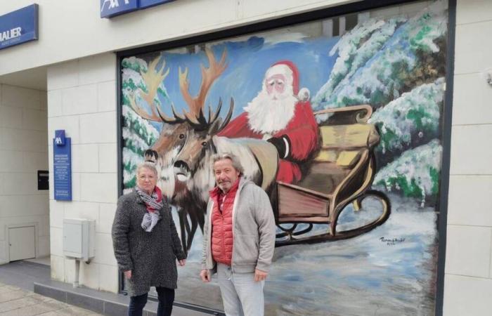 Near Saumur, this artist paints shop windows for Christmas