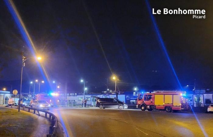 Nearly 350 people stranded on a train after an accident near this Oise station