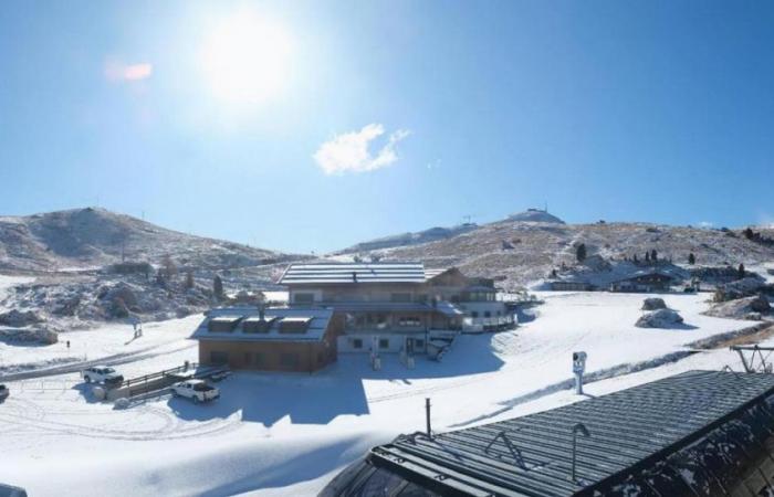 Snowfall in the Dolomites, announcement of winter