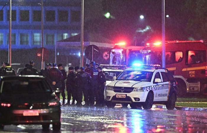 Brazil's supreme court evacuated after two strong explosions