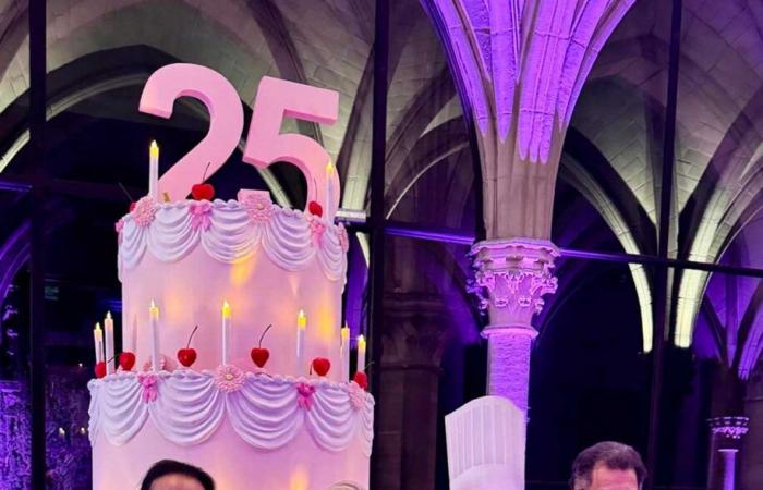 A princess comes out of a cake to celebrate BIG’s 25th anniversary in the presence of Princess Léa of Belgium