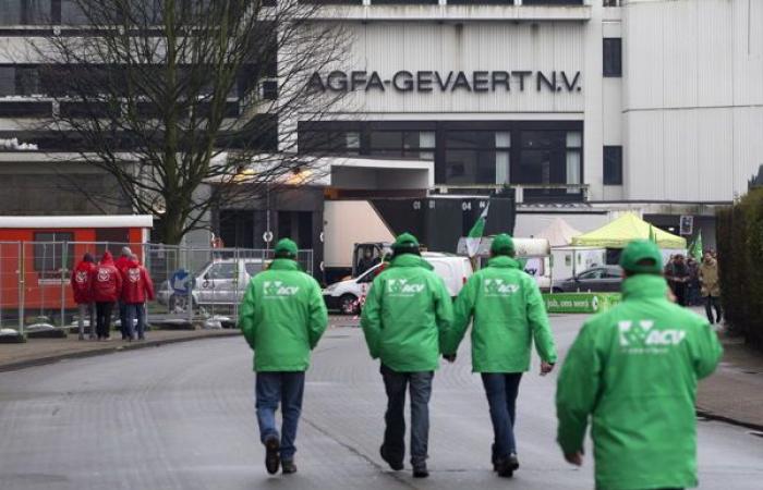 Mass layoffs at Agfa threaten 530 jobs in Flanders amid declining film production