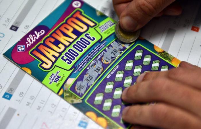 A relative brings her a scratch game to the hospital, a great-grandmother with a triple brain tumor wins $100,000