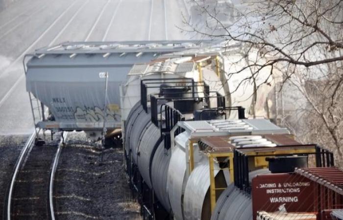 Major train derailment in Longueuil | Live coverage